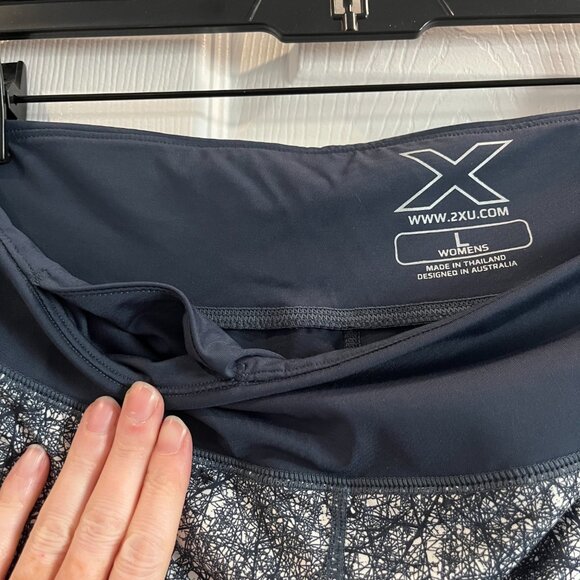 2xu compression leggings - Picture 4 of 4